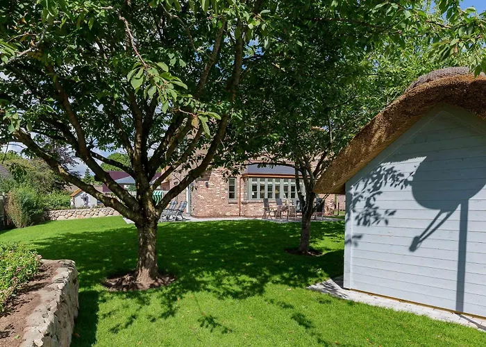 Hues Holm Vakantiehuis Alkersum